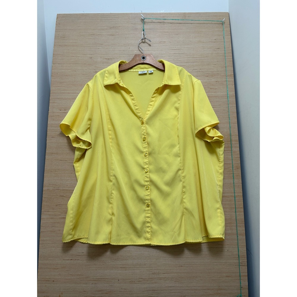 Cato Woman Yellow Short Sleeve Button Down Shirt Plus Size 26/28W‎ V-Neck Blouse